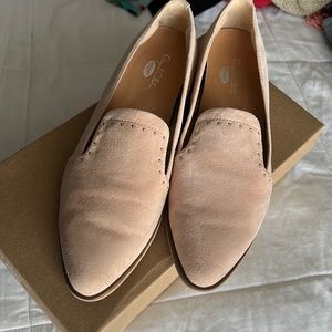 Like new seashell pink dr scholls keane suede loafers, womens size 6
